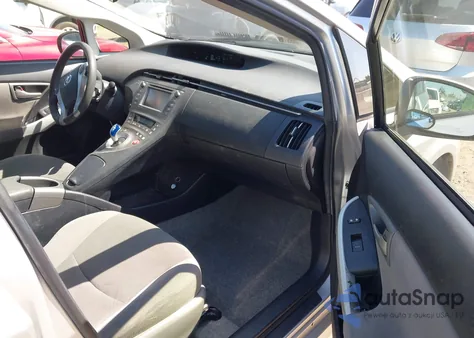2013 Toyota Prius Three из США, поврежденный, VIN JTDKN3DU7D1632244